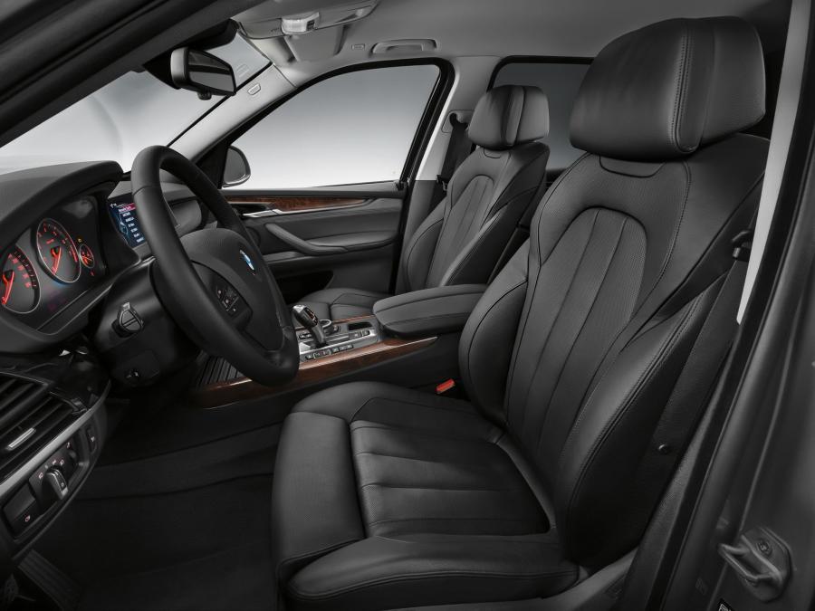 Интерьер BMW X5 Security Plus (F15) 2014 года  (фото 4 из 16)